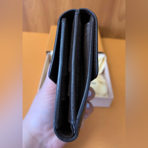 Sold❌❌LV Damier Ebene Compact Wallet💕
100% Authentic - Picture 5 of 12